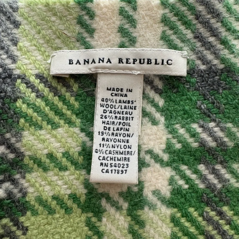 Vintage Banana Republic 04/HOL Plaid Wool/Cashmere Rabbit Hair scarf Wrap Fringe
